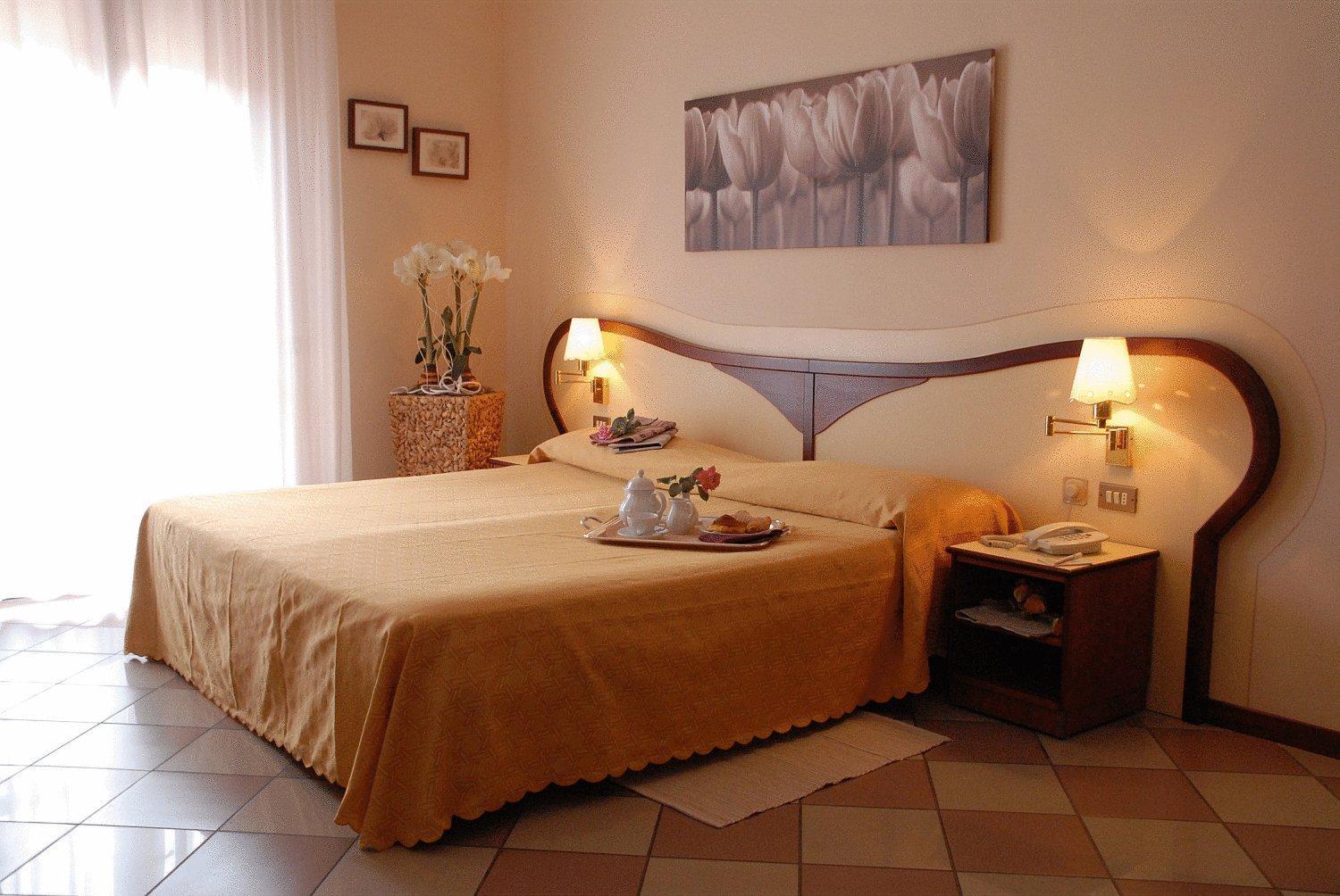 Hotel La Fenice ฟอร์มิจิเน ภายนอก รูปภาพ