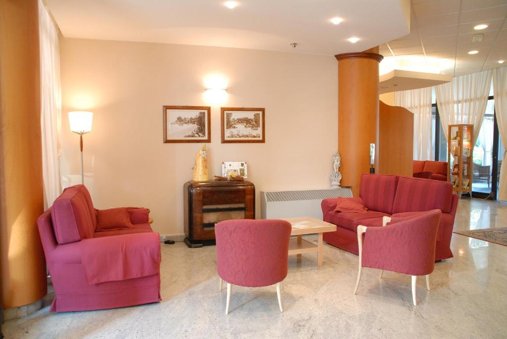 Hotel La Fenice ฟอร์มิจิเน ภายนอก รูปภาพ