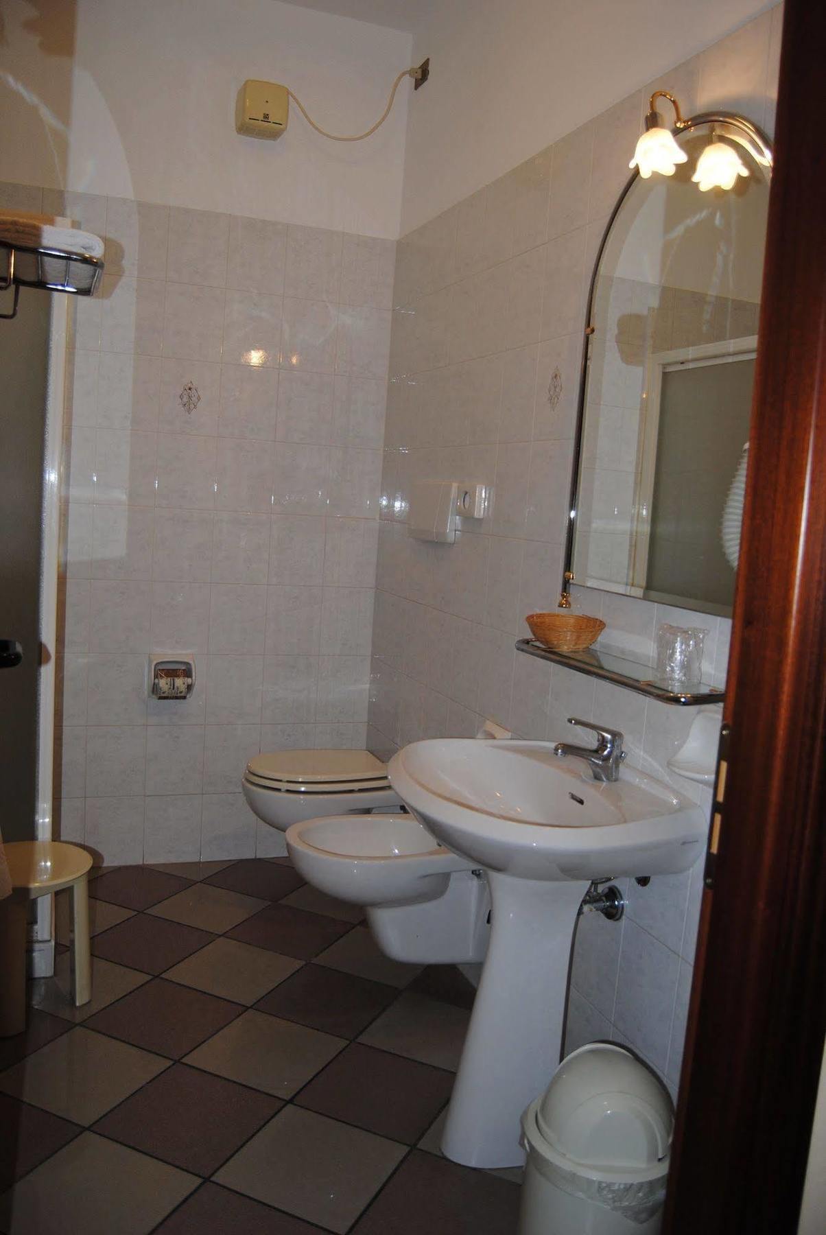 Hotel La Fenice ฟอร์มิจิเน ภายนอก รูปภาพ